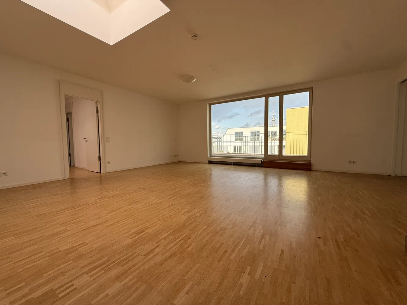 4 Zimmer Wohnung mit 175 m² in Berlin – Bild 1