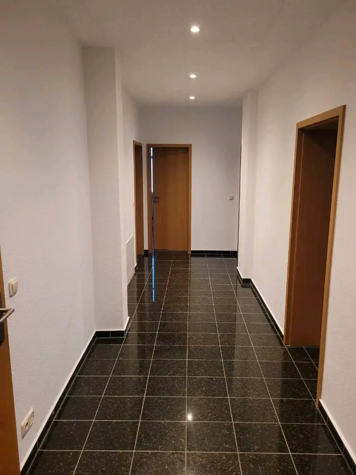 4 Zimmer Wohnung mit 122 m² in Zwickau – Bild 2