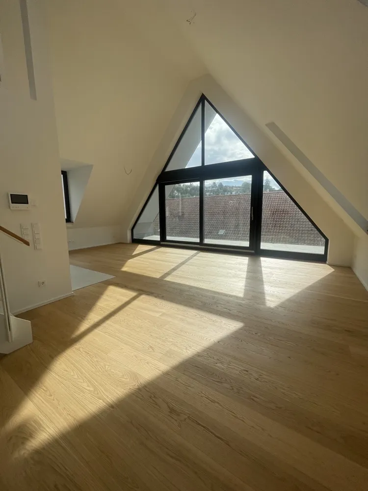 5 Zimmer Wohnung mit 131 m² in Wiesbaden – Bild 1