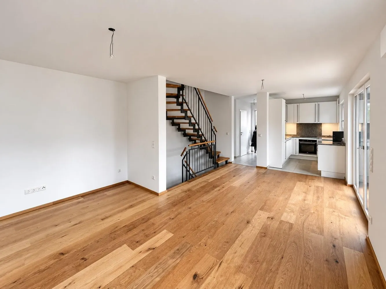 6 Zimmer Haus mit 131 m² in München – Bild 2