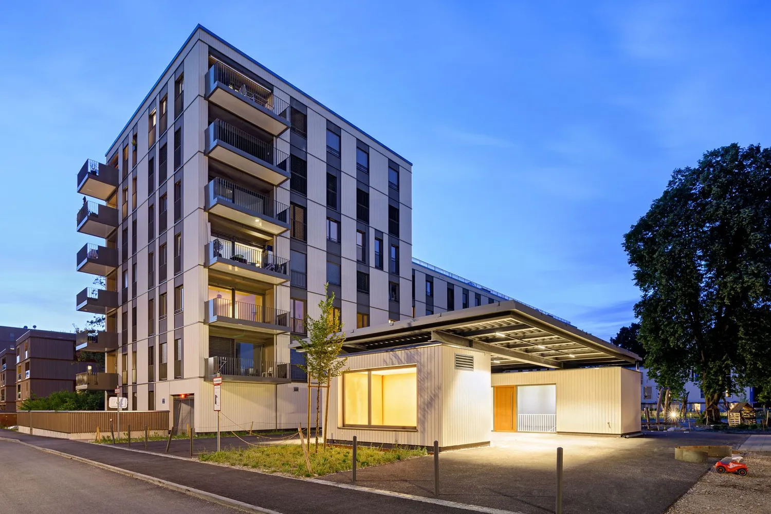4 Zimmer Wohnung mit 102 m² in München – Bild 2