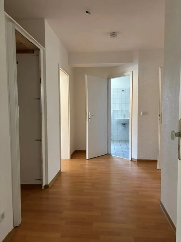 2 Zimmer Wohnung mit 69 m² in Naumburg (Saale) – Bild 2