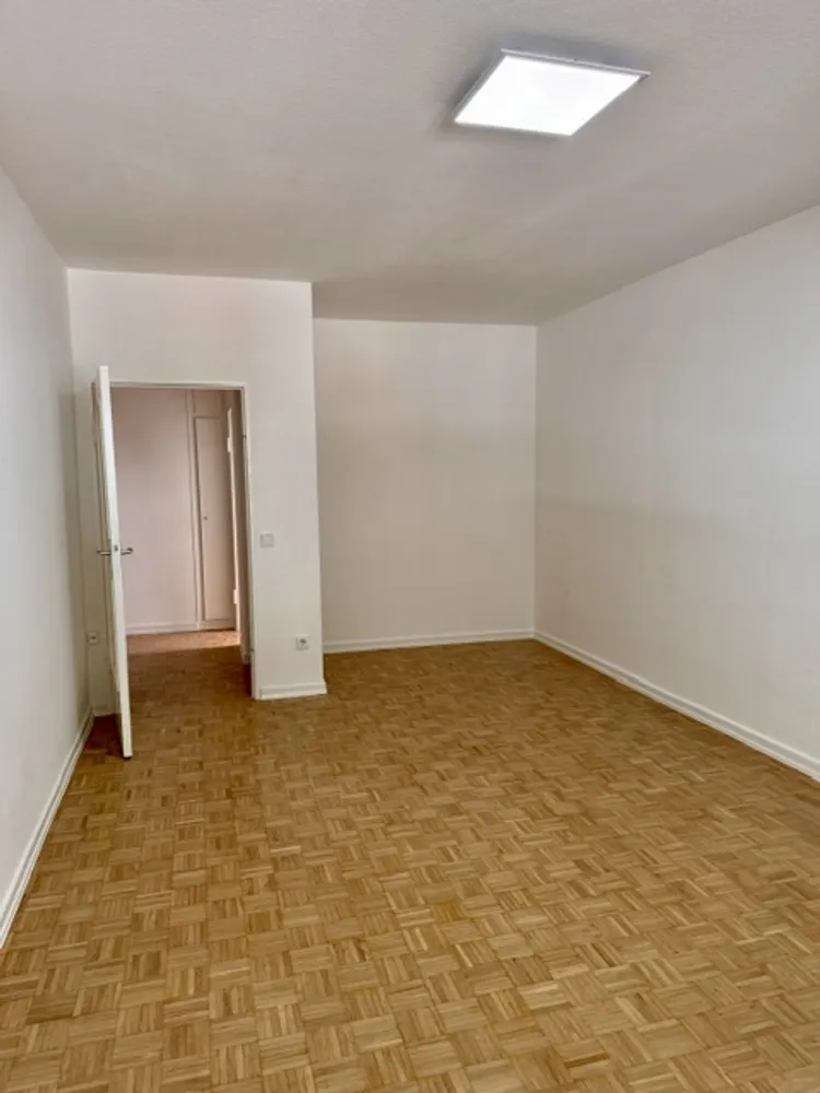 1 Zimmer Wohnung mit 30 m² in Frankfurt am Main – Bild 7