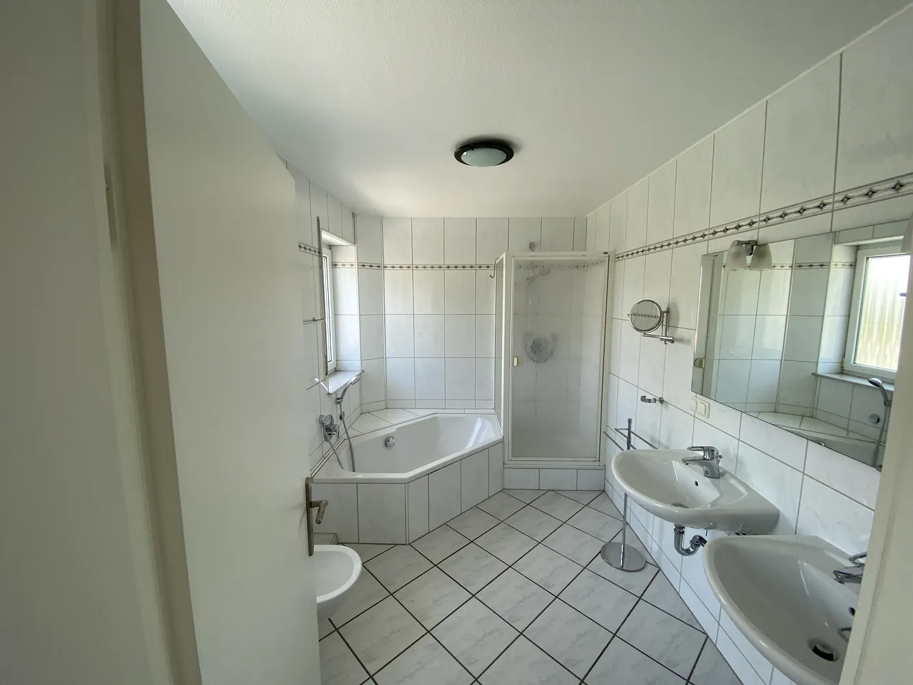 5 Zimmer Wohnung mit 150 m² in Wiesbaden – Bild 8