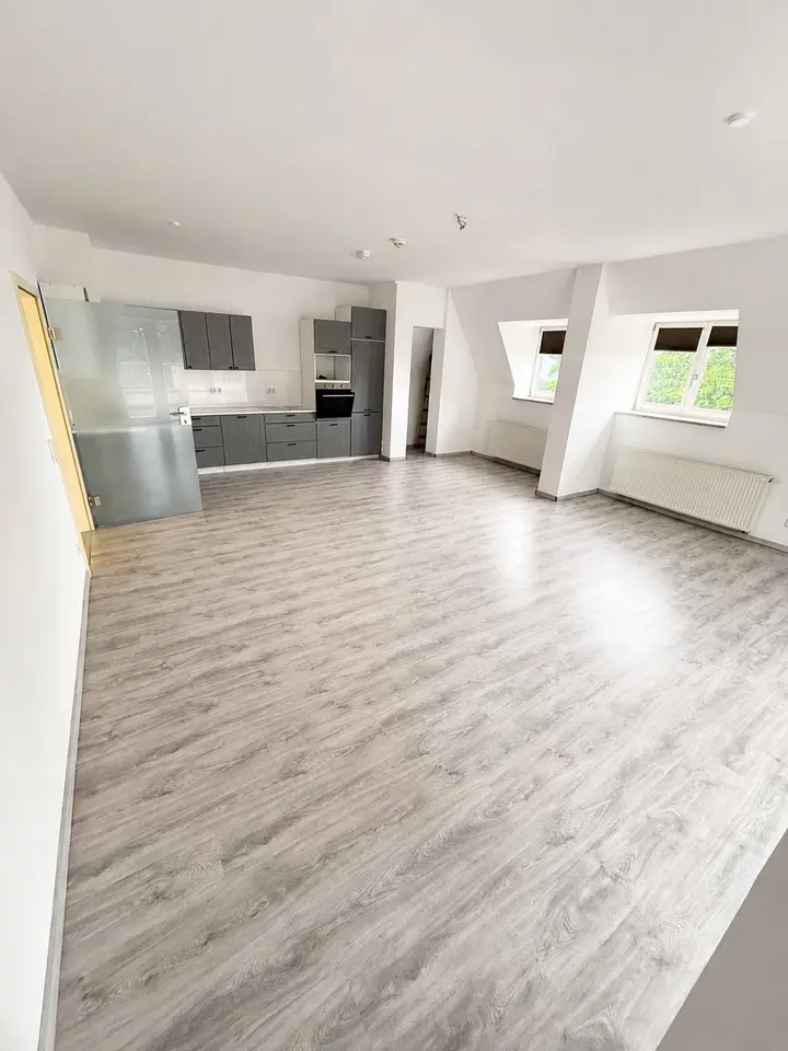6 Zimmer Wohnung mit 173 m² in Crimmitschau – Bild 2