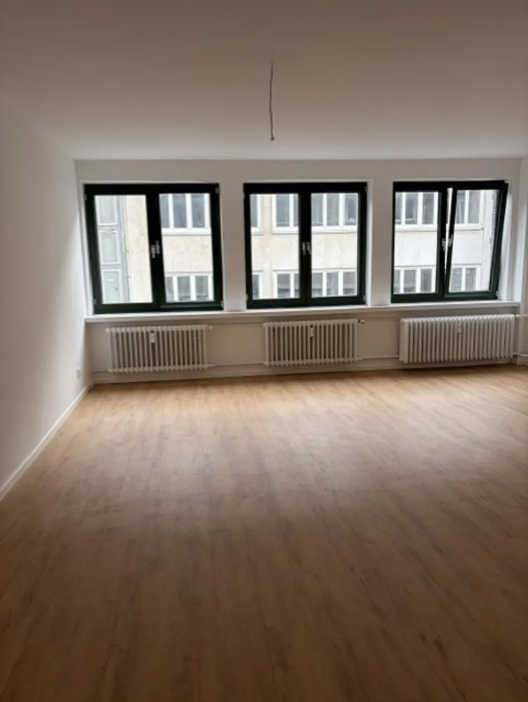 3 Zimmer Wohnung mit 90 m² in Kiel – Bild 1