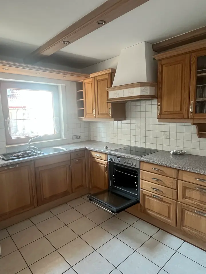 6 Zimmer Wohnung mit 180 m² in Stuttgart – Bild 1