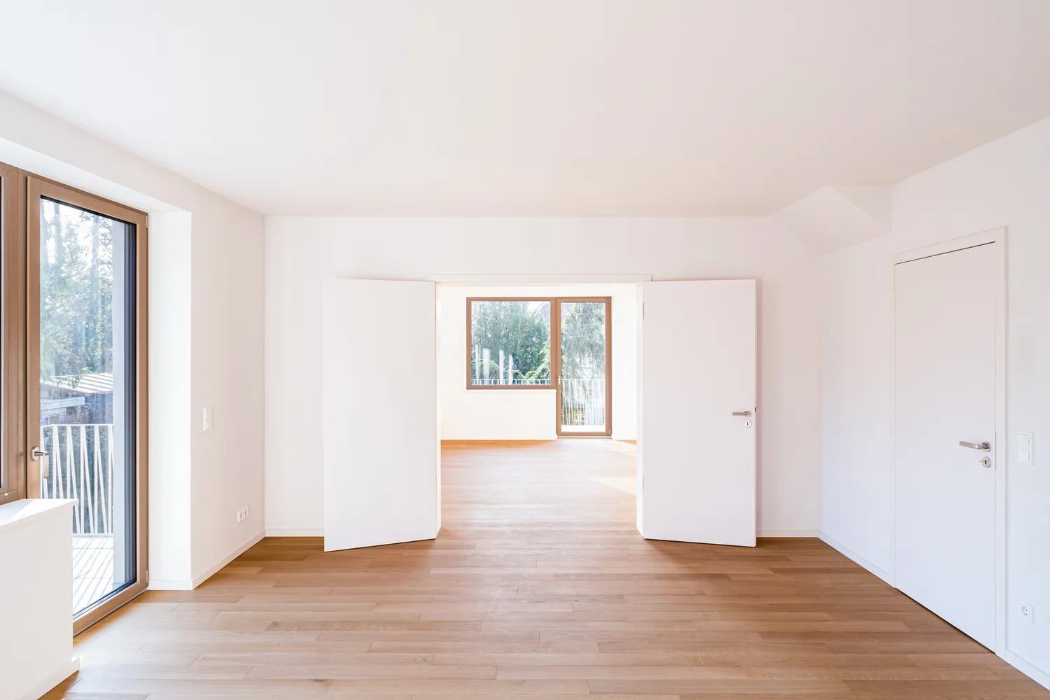 7 Zimmer Wohnung mit 263 m² in Berlin – Bild 1