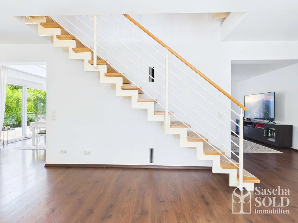 7 Zimmer Haus mit 285 m² in Saarbrücken – Bild 1