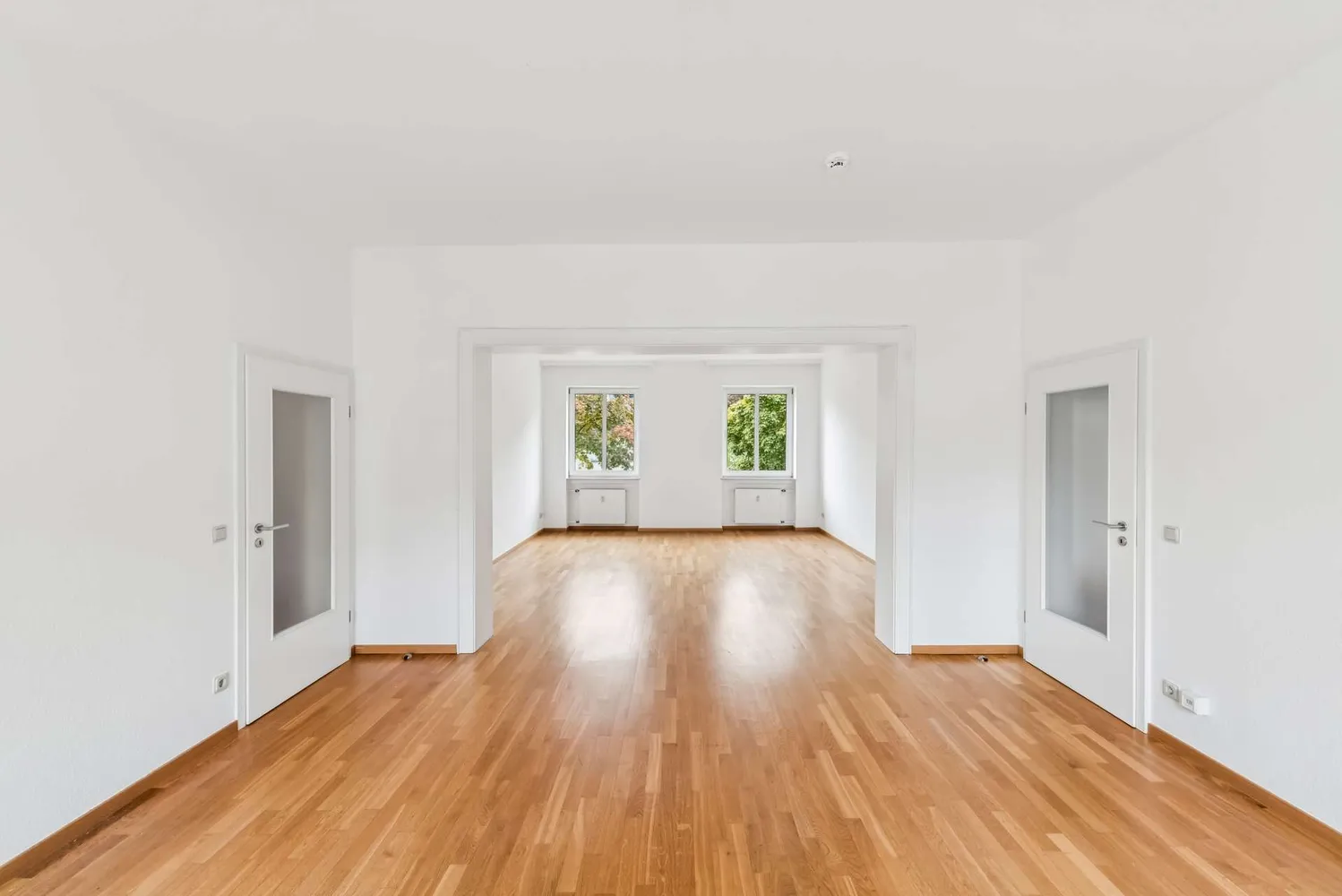 5 Zimmer Wohnung mit 150 m² in Saarbrücken – Bild 1