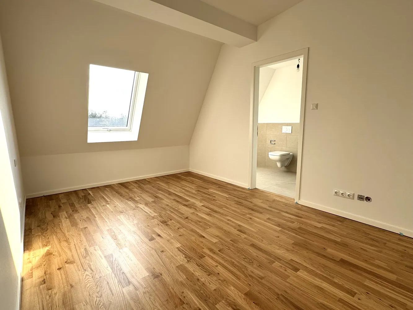 5 Zimmer Wohnung mit 105 m² in Leipzig – Bild 2