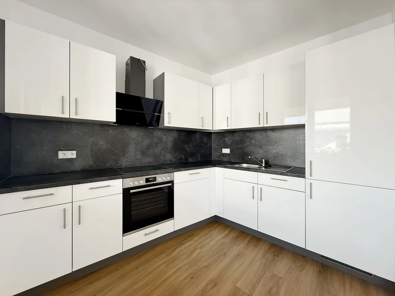 3 Zimmer Wohnung mit 77 m² in Berlin – Bild 2