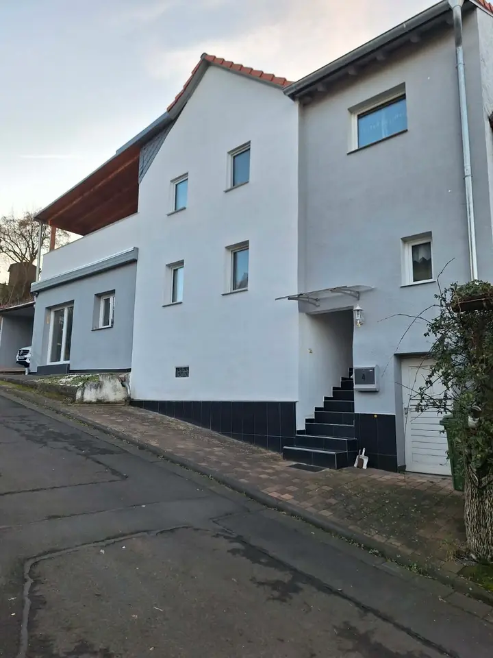 4 Zimmer Wohnung mit 120 m² in Marburg – Bild 2