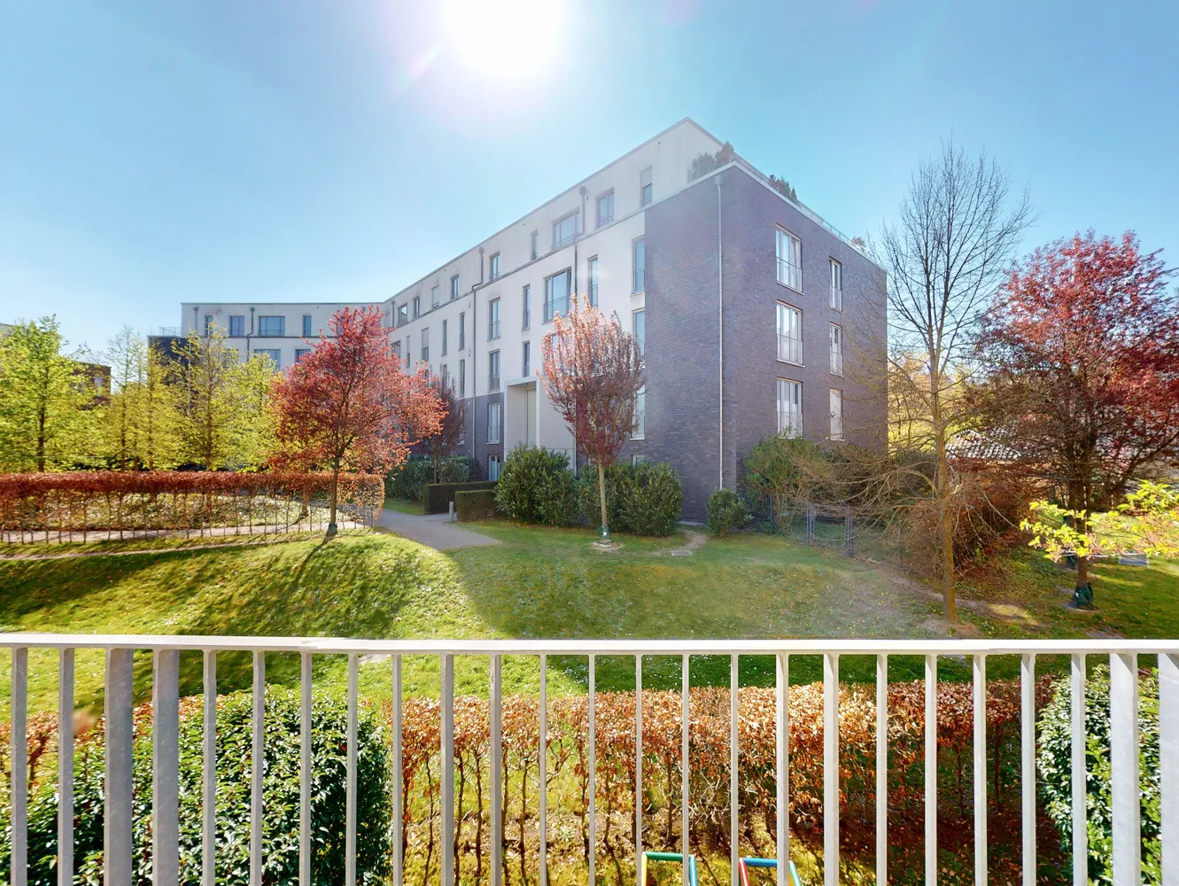 3 Zimmer Wohnung mit 103 m² in Düsseldorf – Bild 2
