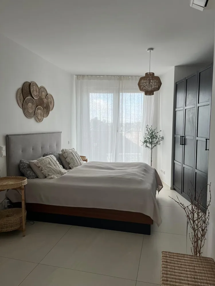 4 Zimmer Wohnung mit 169 m² in Frankfurt am Main – Bild 1