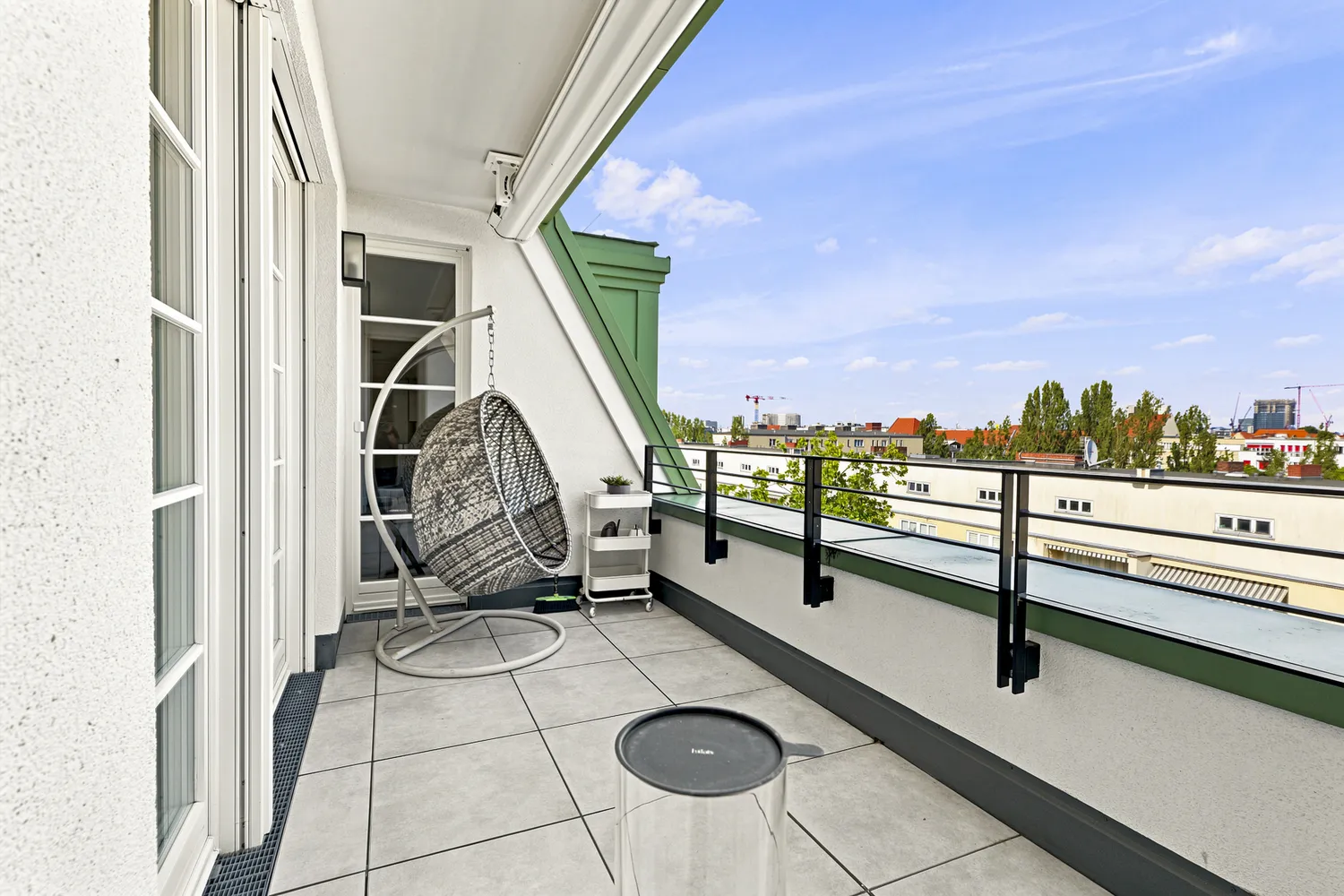 4 Zimmer Wohnung mit 178 m² in Berlin – Bild 3