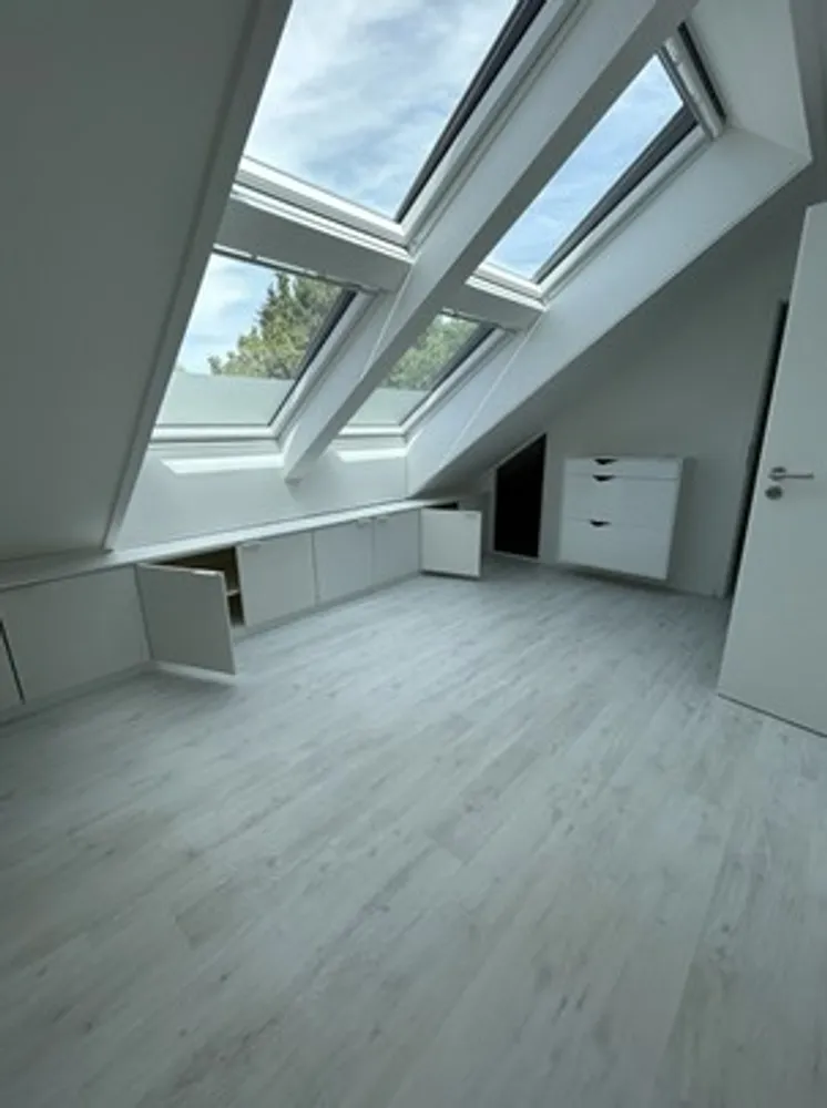 4 Zimmer Wohnung mit 95 m² in München – Bild 2