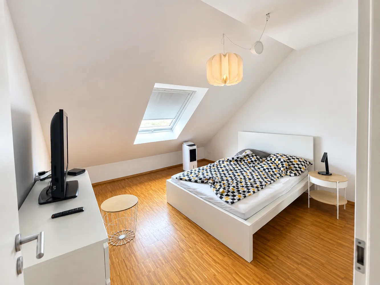 2 Zimmer Wohnung mit 75 m² in Mannheim – Bild 2