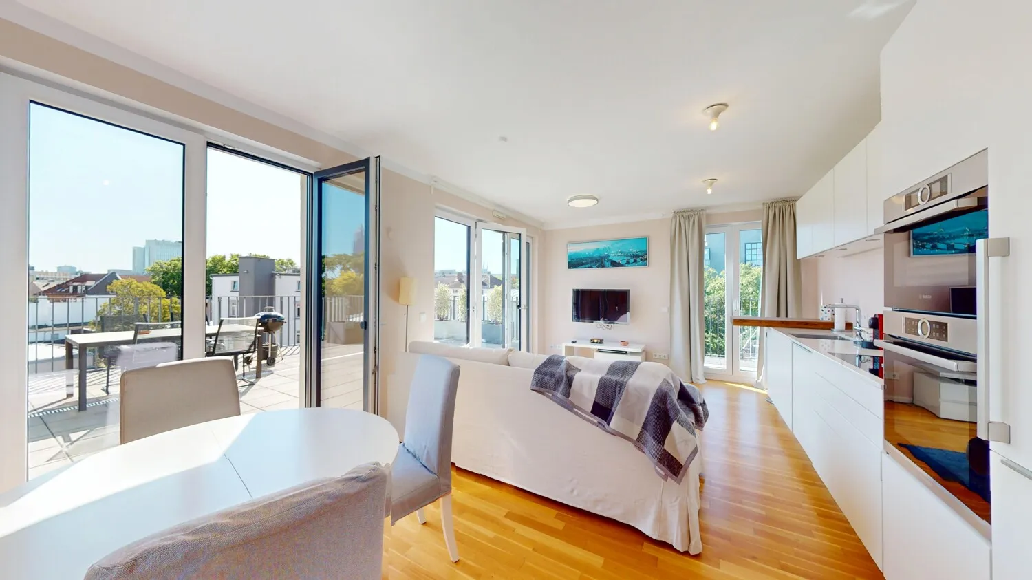 3 Zimmer Wohnung mit 106 m² in Frankfurt am Main – Bild 2