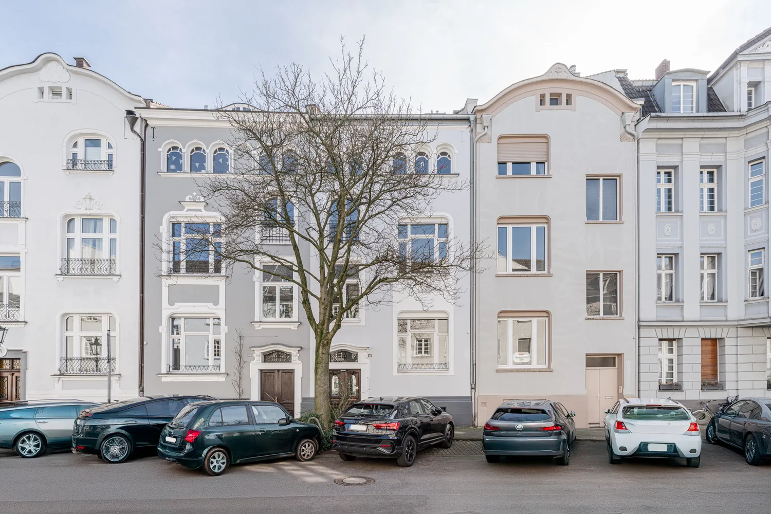 2 Zimmer Wohnung mit 100 m² in Düsseldorf – Bild 1