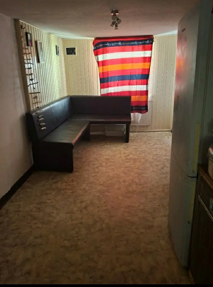 6 Zimmer Wohnung mit 180 m² in Meiningen – Bild 8