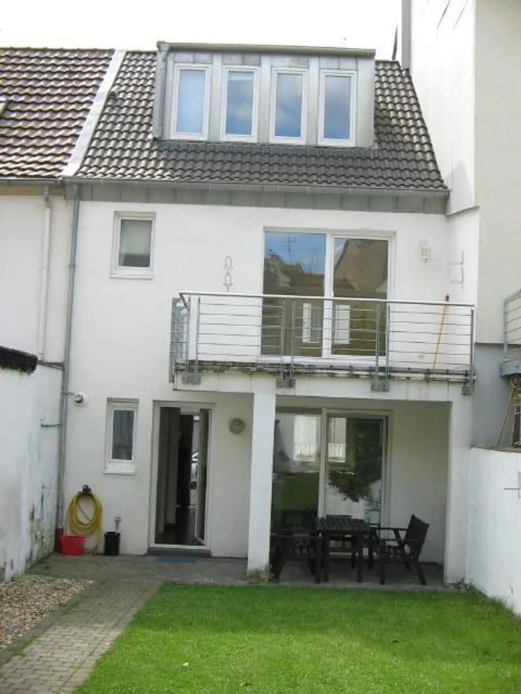 4 Zimmer Haus mit 120 m² in Krefeld – Bild 1