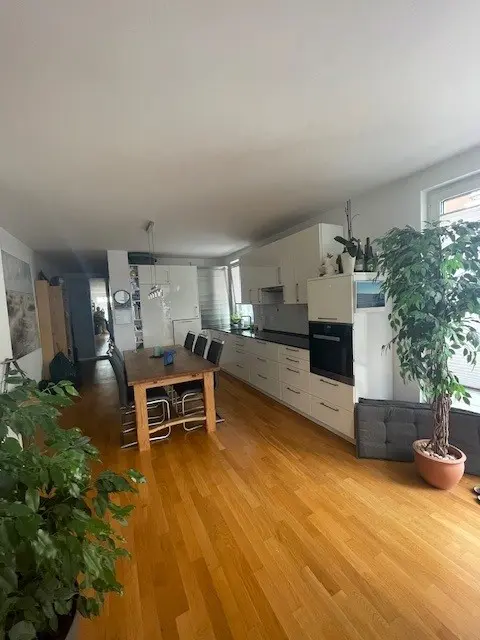 3 Zimmer Wohnung mit 102 m² in Hamburg – Bild 2
