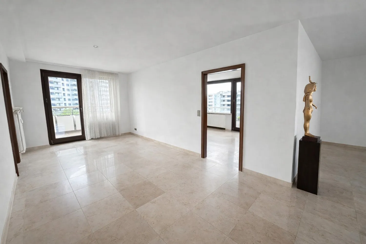 3 Zimmer Wohnung mit 164 m² in Frankfurt am Main – Bild 3