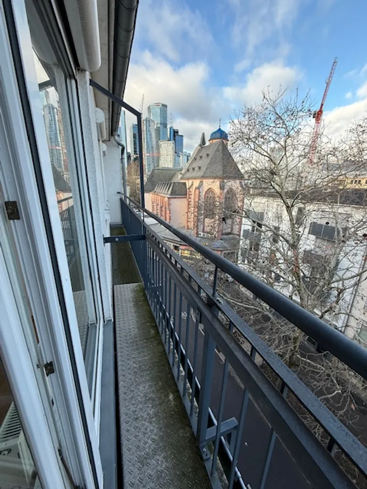 1 room apartment with 99 m² in Frankfurt am Main – Photo 8