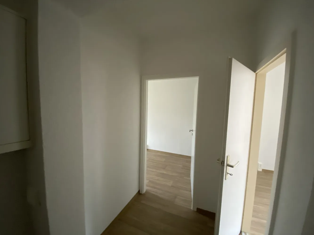 4 Zimmer Wohnung mit 75 m² in Suhl – Bild 2