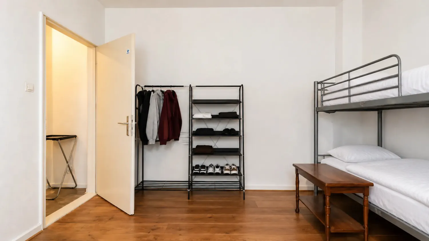 Shared room with 20 m² in Berlin – Photo 2