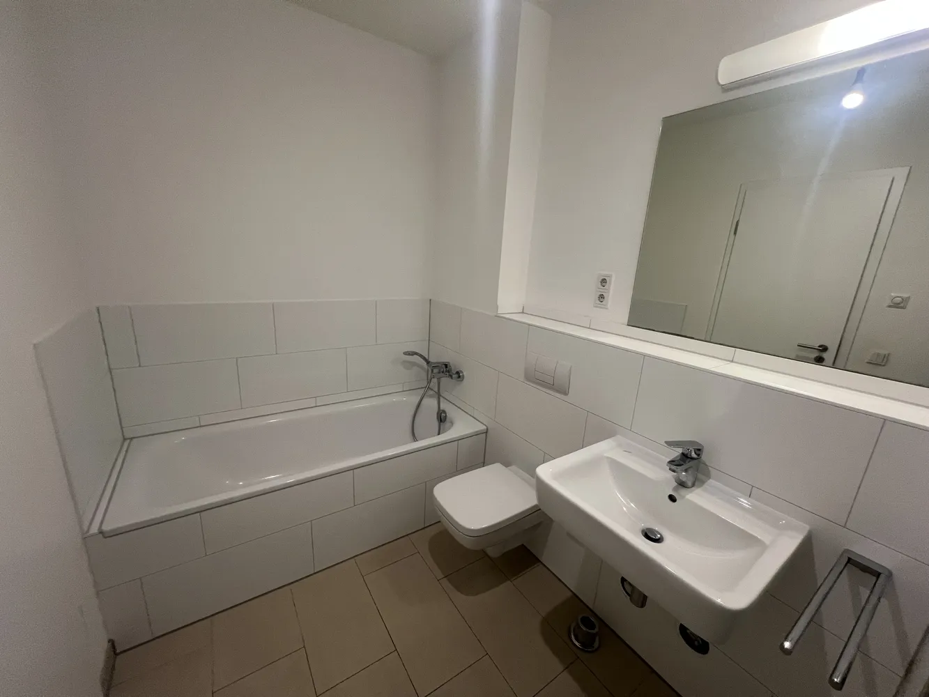 2 room apartment with 61 m² in Hamburg – Photo 3