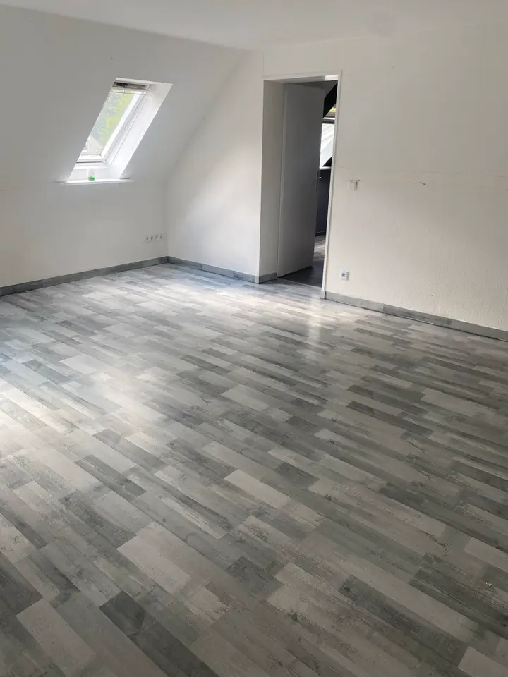 4 Zimmer Wohnung mit 90 m² in Neumünster – Bild 1