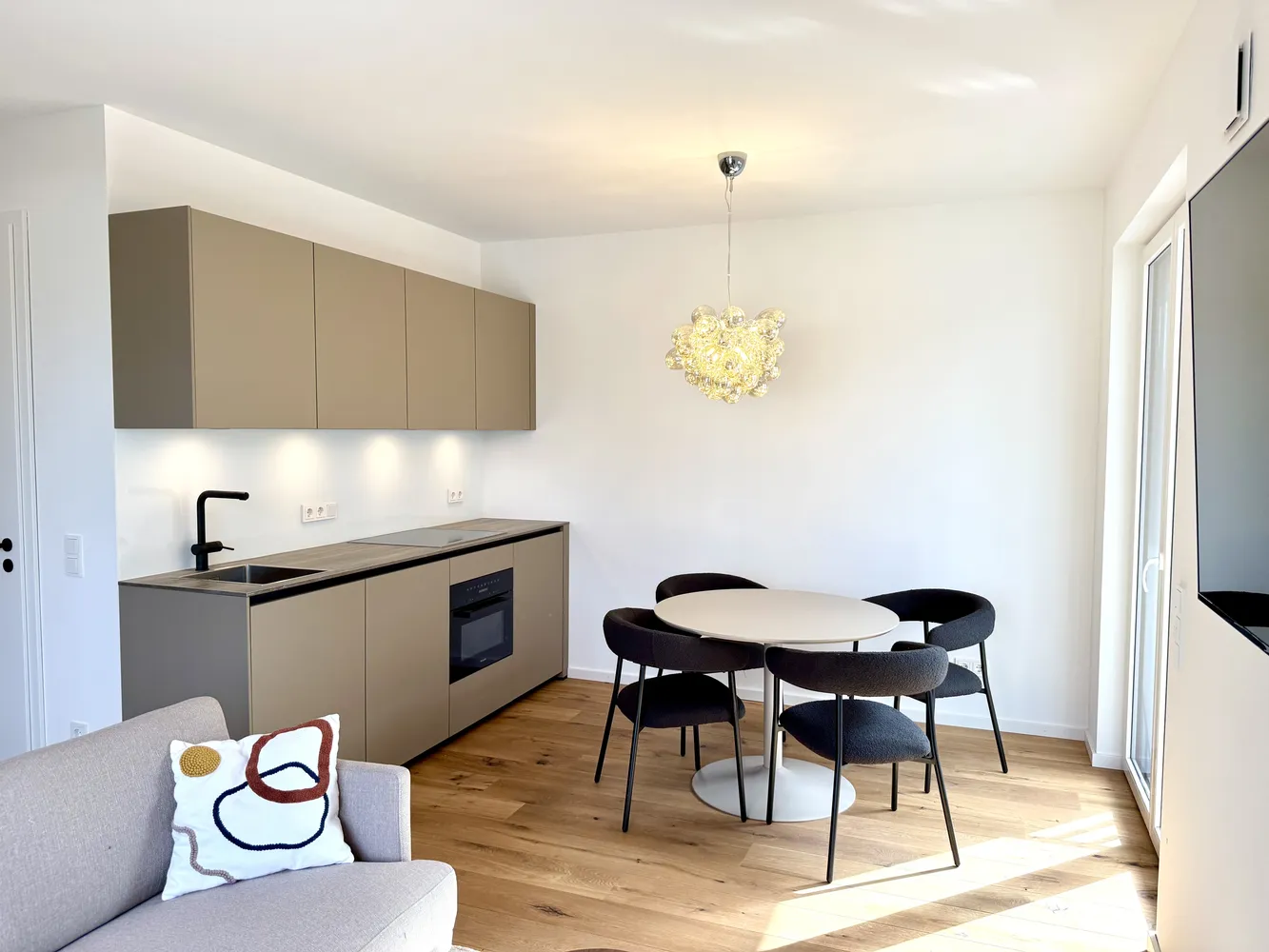 2 Zimmer Wohnung mit 59 m² in München – Bild 3