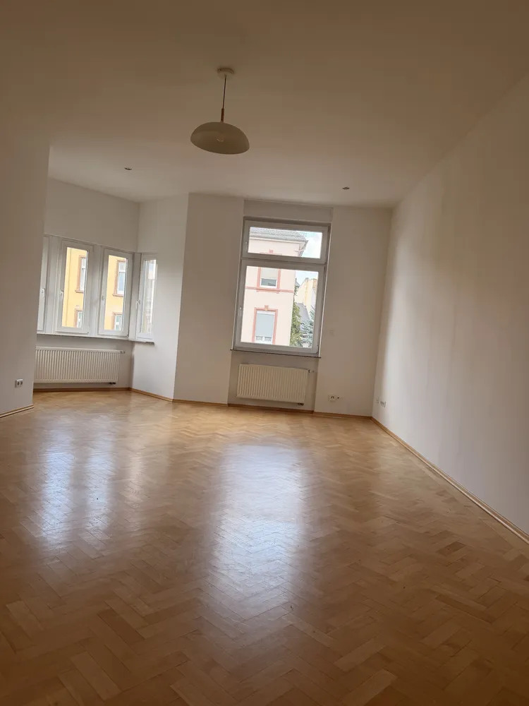 3 Zimmer Wohnung mit 119 m² in Frankfurt am Main – Bild 1
