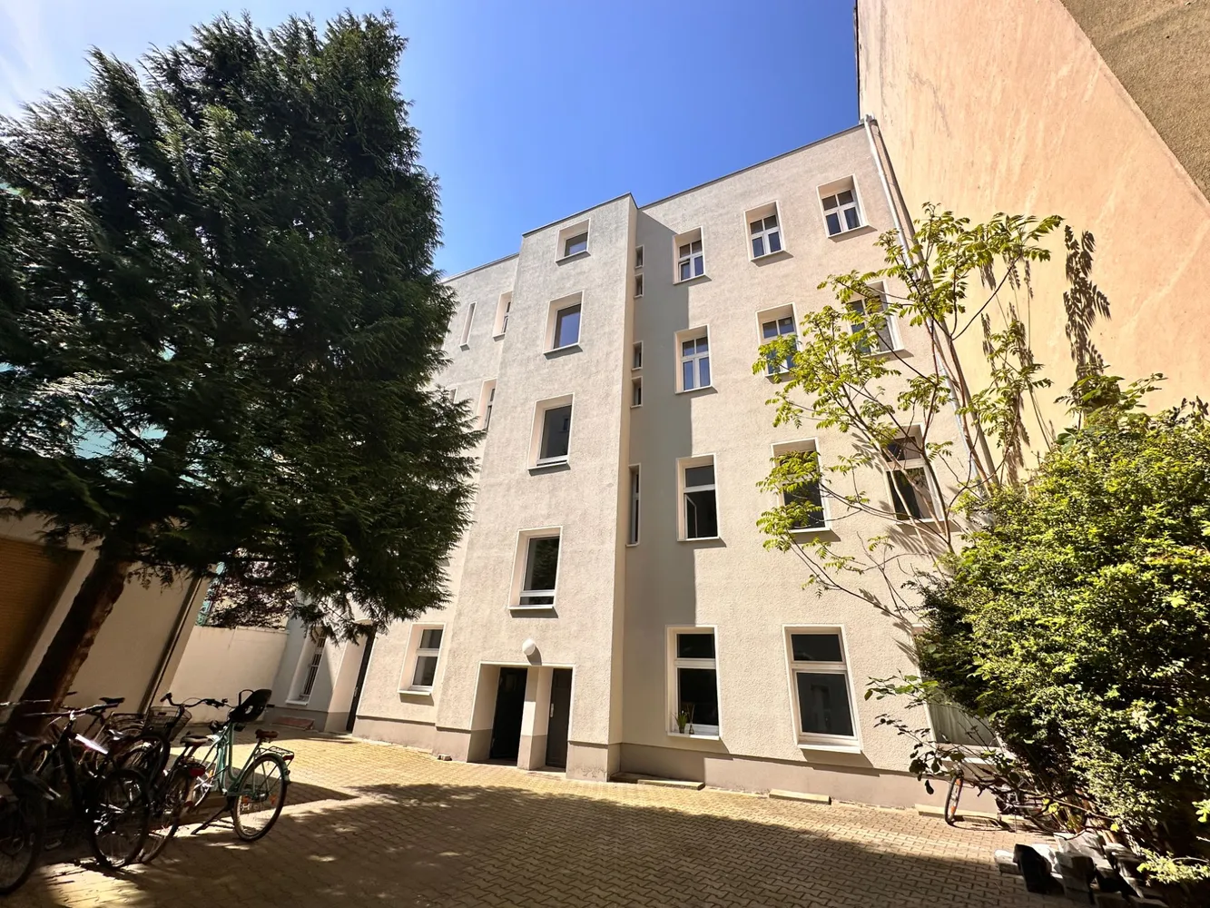4 Zimmer Wohnung mit 117 m² in Berlin – Bild 2