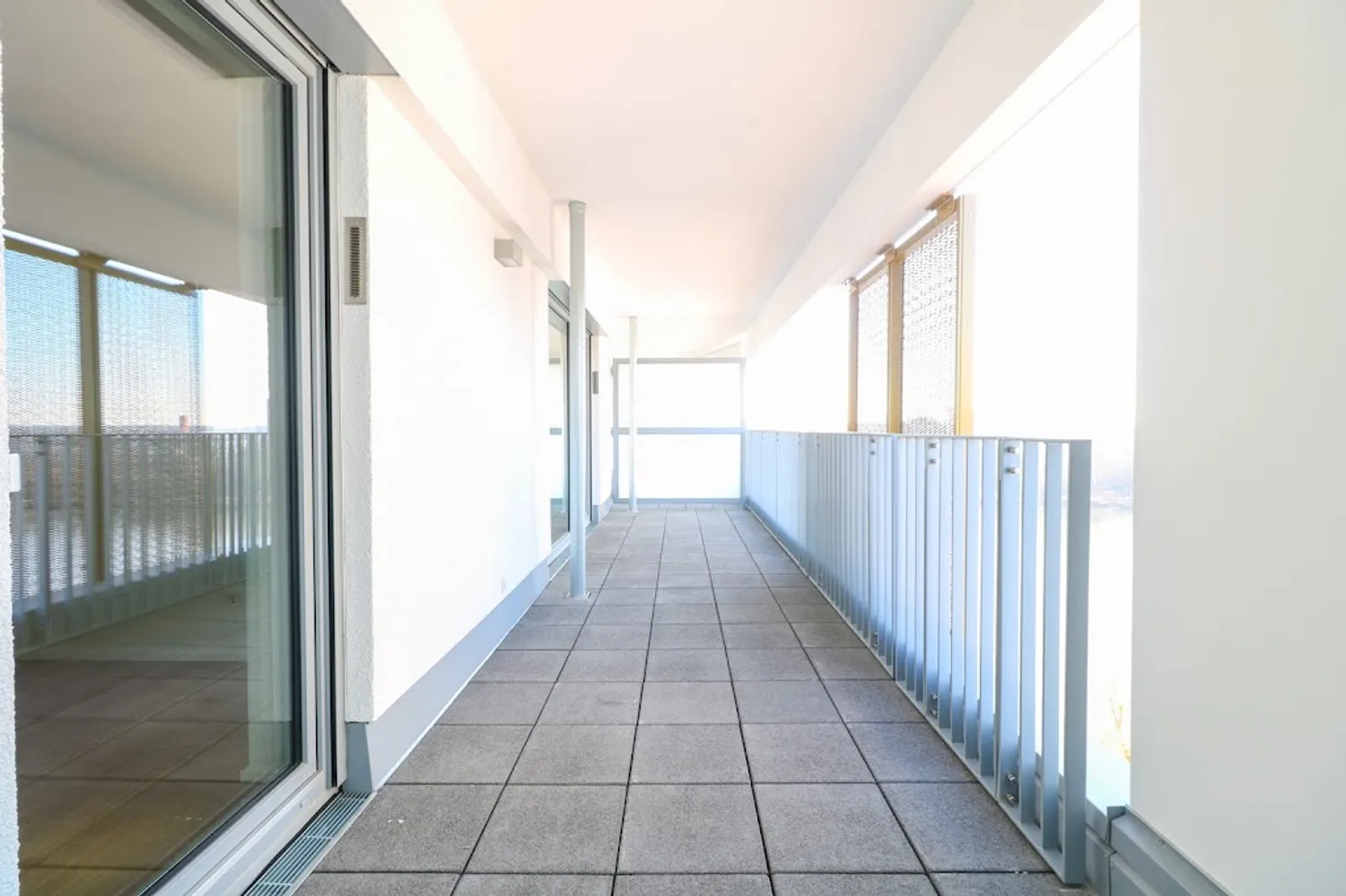 2 room apartment with 70 m² in Frankfurt am Main – Photo 2