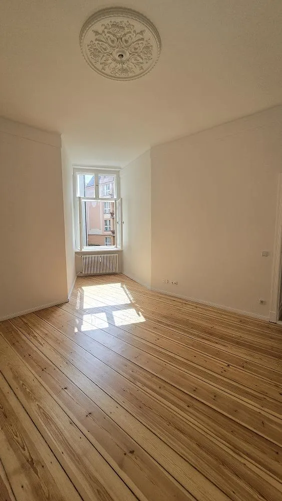 3 room apartment with 95 m² in Berlin – Photo 4