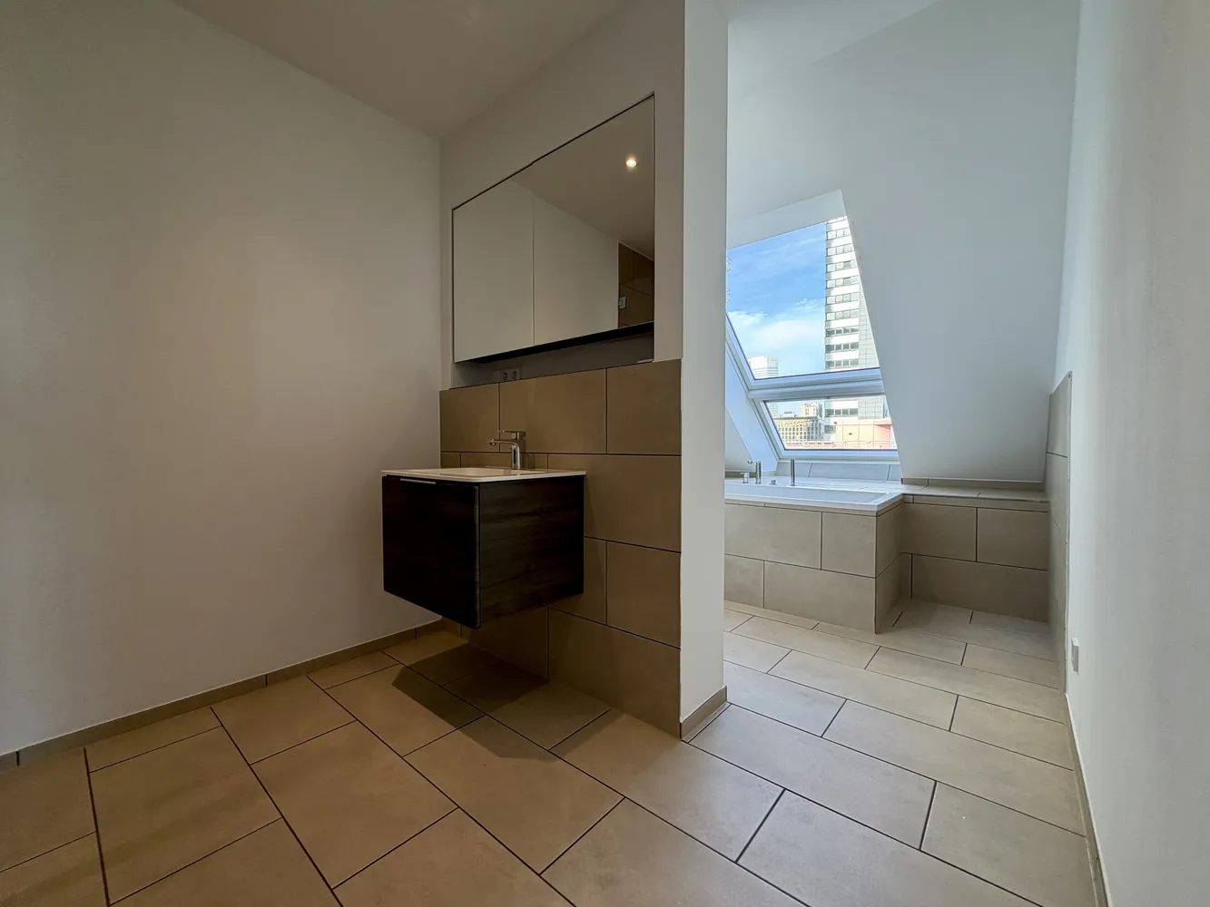 4 Zimmer Wohnung mit 120 m² in Frankfurt am Main – Bild 12