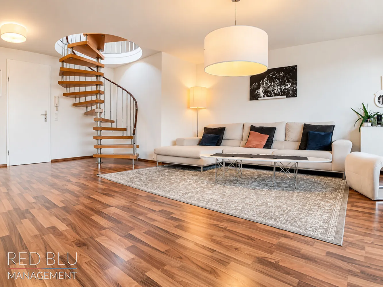 5 Zimmer Wohnung mit 100 m² in Stuttgart – Bild 1