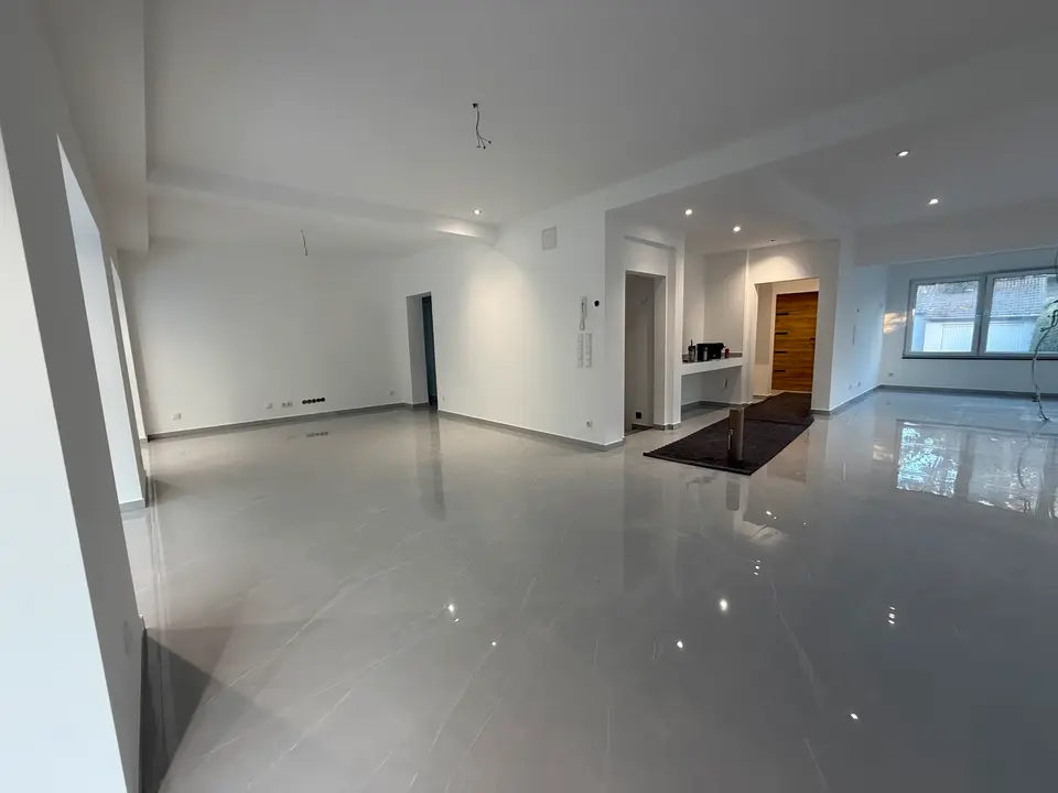 7 Zimmer Wohnung mit 250 m² in Essen – Bild 2