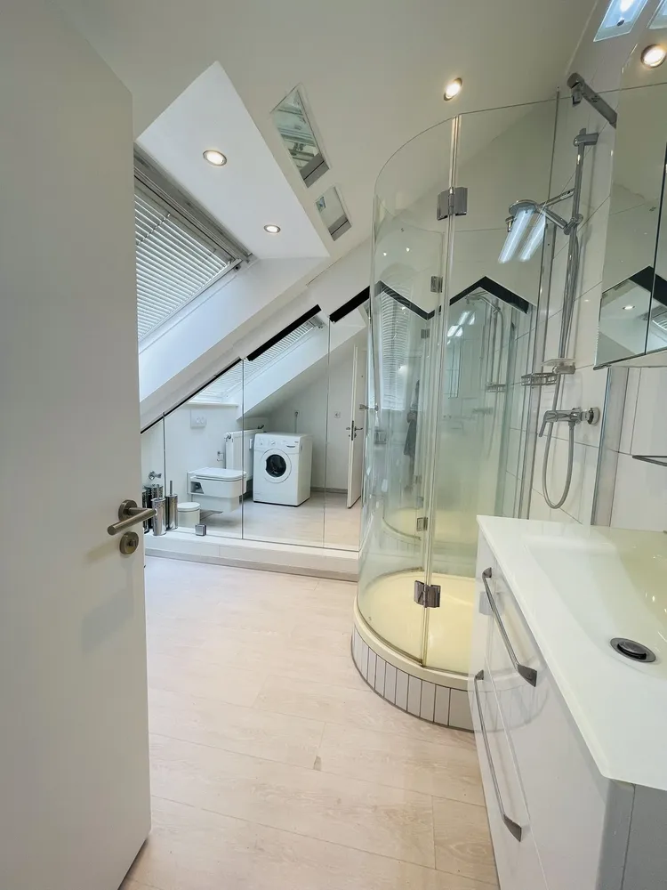 3 Zimmer Wohnung mit 110 m² in Stuttgart – Bild 2