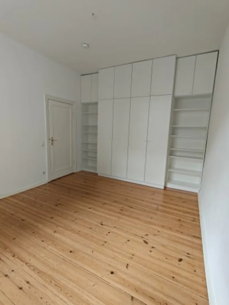 7 room apartment with 235 m² in Berlin – Photo 3