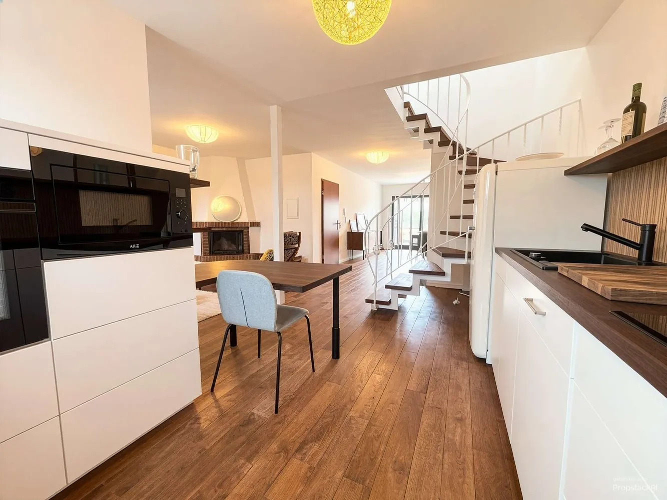 3 room apartment with 85 m² in Cologne – Photo 2