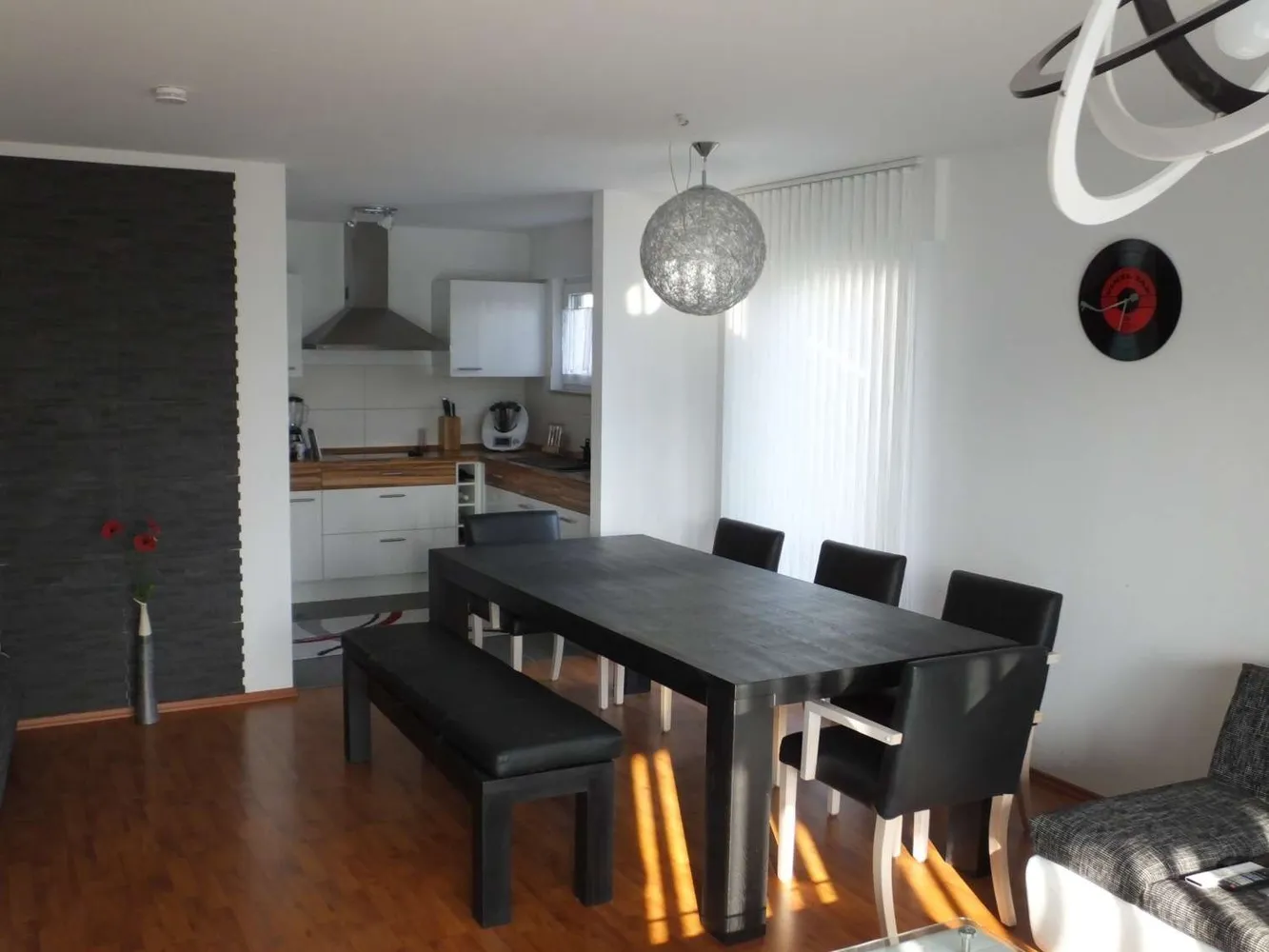 3 Zimmer Wohnung mit 89 m² in Düsseldorf – Bild 2