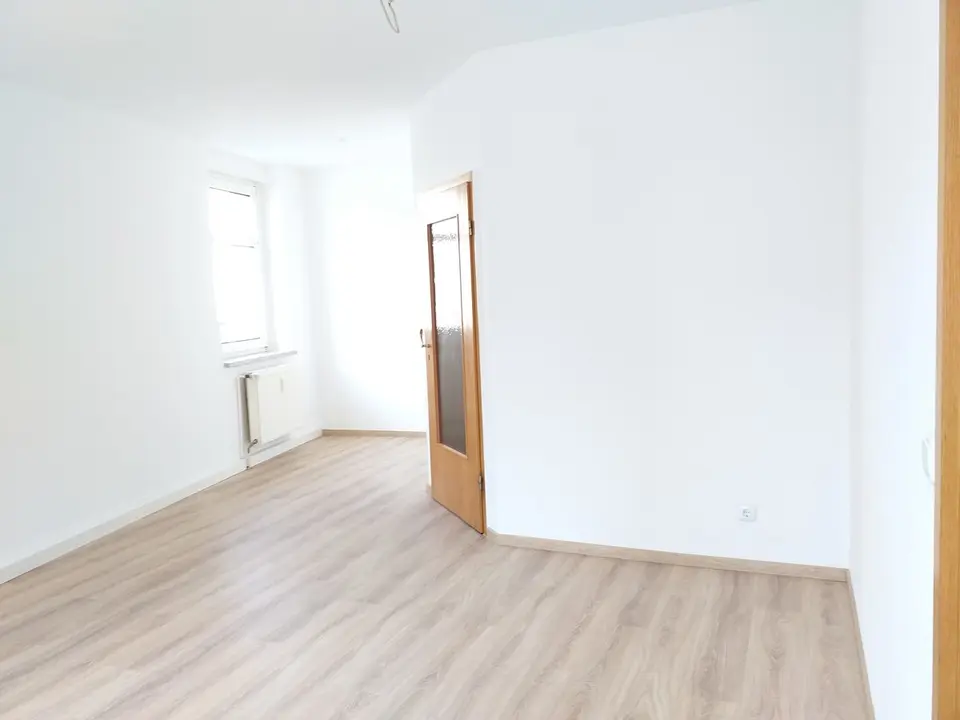 2 Zimmer Wohnung mit 54 m² in Crimmitschau – Bild 2