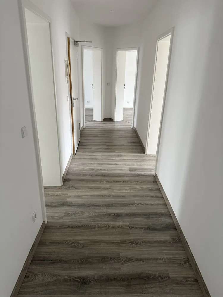 4 Zimmer Wohnung mit 97 m² in Bitterfeld-Wolfen – Bild 3