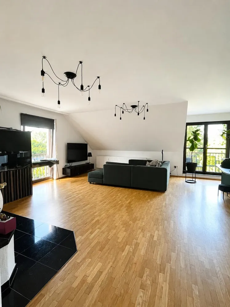 4 Zimmer Wohnung mit 96 m² in Duisburg – Bild 1
