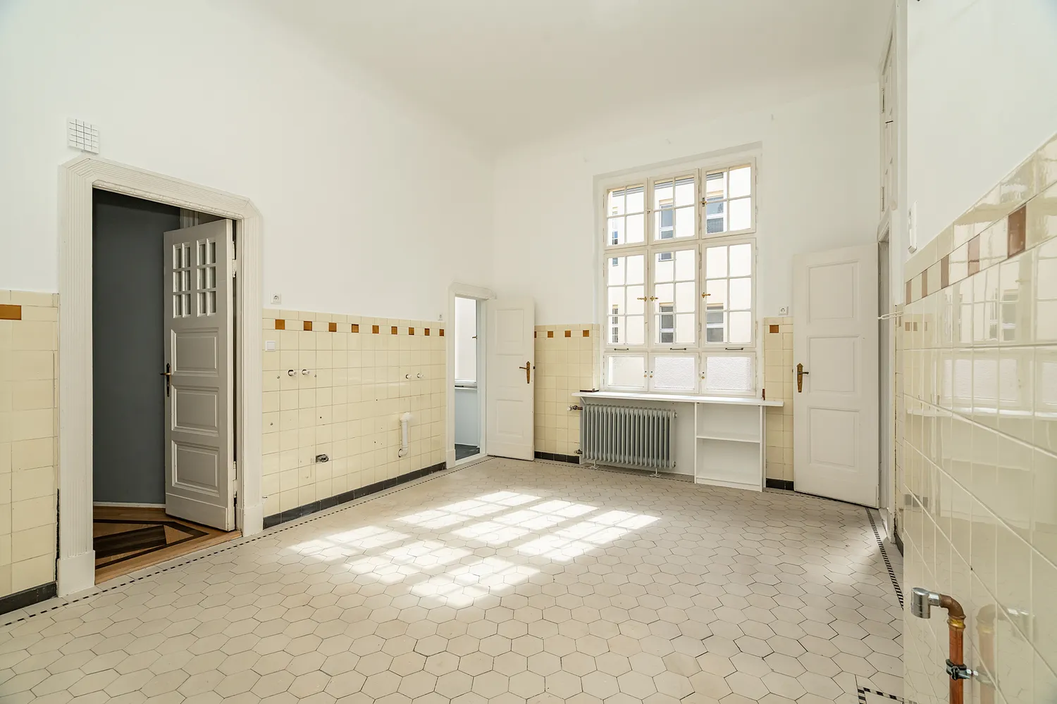 7 Zimmer Wohnung mit 345 m² in Berlin – Bild 8