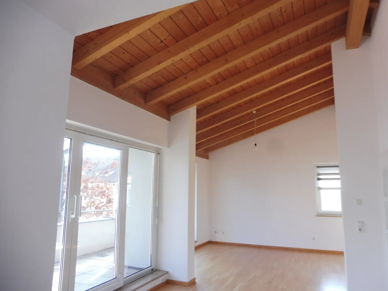 3 Zimmer Wohnung mit 105 m² in Regensburg – Bild 2